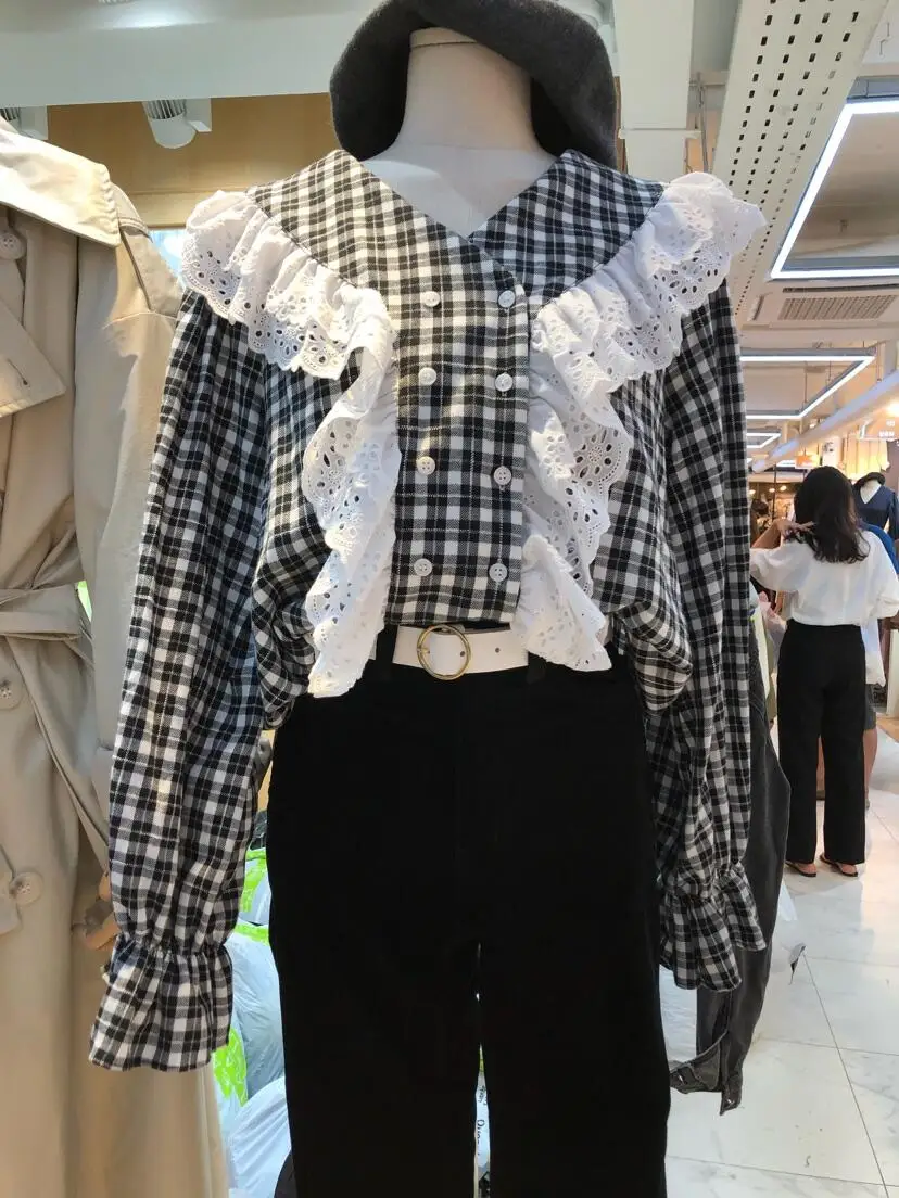 2020 Autumn new Korean fashion temperament V collar lace patchwork plaid shirt women's casual shirt 
2020 Autumn new Korean fashion temperament V collar lace patchwork plaid shirt women's casual shirt