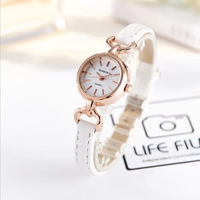 New Hot Sale Simple Fashion Women's Quartz Watch Thin Strap Temperament Wristwatch Female Personality Small Dial Free Shipping
New Hot Sale Simple Fashion Women's Quartz Watch Thin Strap Temperament Wristwatch Female Personality Small Dial Free Shipping
