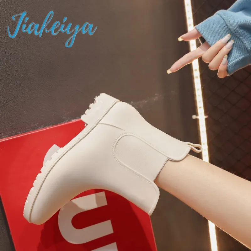 Rain Boots Ladies Plus Velvet Water Shoes Waterproof Rain Boots Non-slip Fashion Warm and Comfortable Short-tube Rubber Shoes
Rain Boots Ladies Plus Velvet Water Shoes Waterproof Rain Boots Non-slip Fashion Warm and Comfortable Short-tube Rubber Shoes