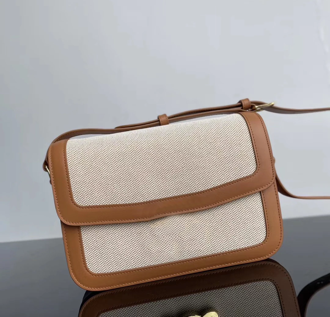 2021 Canvas bag for Women bag triomphe Bags shouder bag Letter Fashion Females brand bag phone case mini purse wallet canvas
2021 Canvas bag for Women bag triomphe Bags shouder bag Letter Fashion Females brand bag phone case mini purse wallet canvas