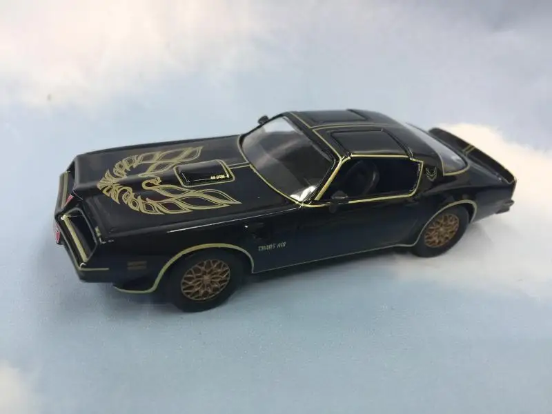 Модель автомобиля Игрушечная модель в масштабе 1/64 Классическая винтажная