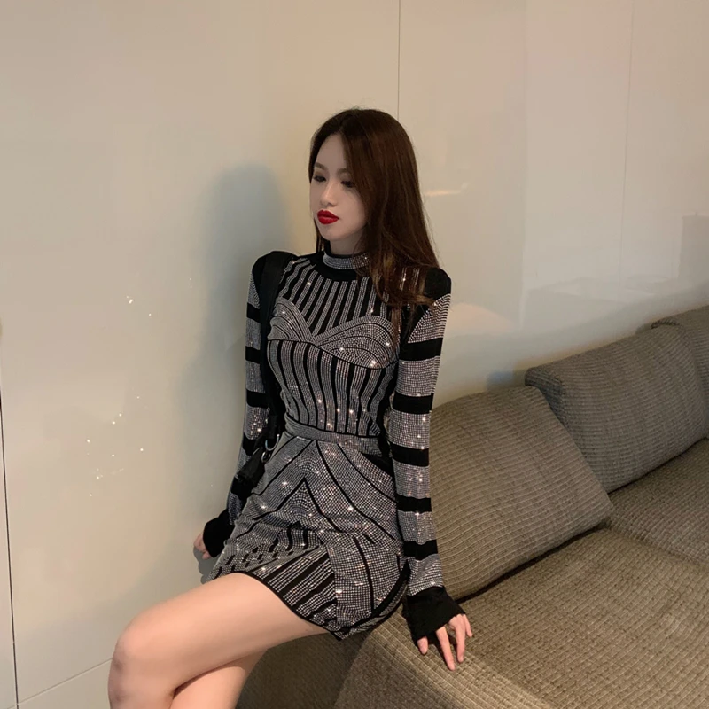 Sexy Shiny Diamond Women's Chic European Clothes Long Sleeve Suit New Fall Winter 2 Piece Set High Neck T-shirt + Skirt
Sexy Shiny Diamond Women's Chic European Clothes Long Sleeve Suit New Fall Winter 2 Piece Set High Neck T-shirt + Skirt
