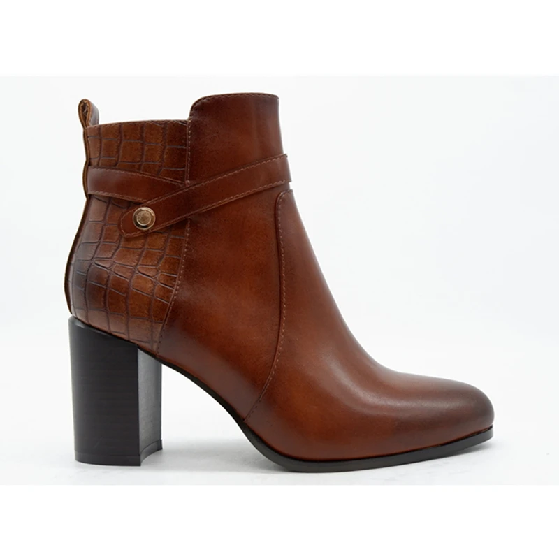 Women vintage brown leather snake leather metal buckles temperament bottom thick short boots round head high heels
Women vintage brown leather snake leather metal buckles temperament bottom thick short boots round head high heels