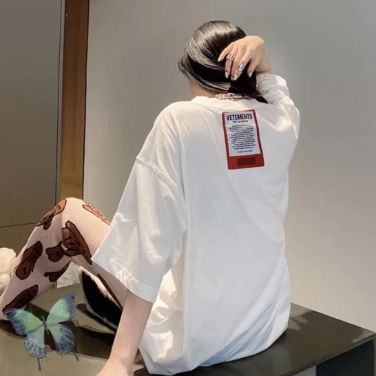 Streetwear Hip Hop Oversized Vetements Big Tag T-shirt Men Women Vetements T Shirt Full Letter Print VTM Tops
Streetwear Hip Hop Oversized Vetements Big Tag T-shirt Men Women Vetements T Shirt Full Letter Print VTM Tops