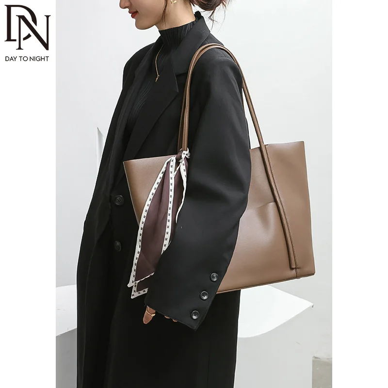DN Women's Large Tote Bags Shopper Handbags for Ladies Vintage Classic Brand Design Underarm Shoulder Leather Fashion Purse 2021
DN Women's Large Tote Bags Shopper Handbags for Ladies Vintage Classic Brand Design Underarm Shoulder Leather Fashion Purse 2021