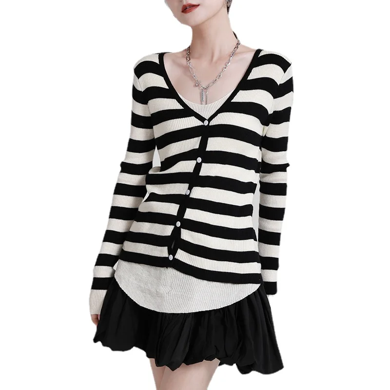 Green Striped Irregular Knitting Sweater Pullover Women Loose V-Neck Long Sleeve Women's Pullovers Fashion Autumn Winter 2021
Green Striped Irregular Knitting Sweater Pullover Women Loose V-Neck Long Sleeve Women's Pullovers Fashion Autumn Winter 2021