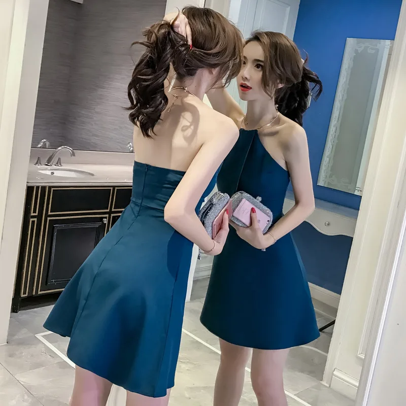 Summer dress 2021New StyleTemperament Solid color Metal ring halter neck sexy dress Slim waist Sleeveless midi skirt Dress woman 
Summer dress 2021New StyleTemperament Solid color Metal ring halter neck sexy dress Slim waist Sleeveless midi skirt Dress woman