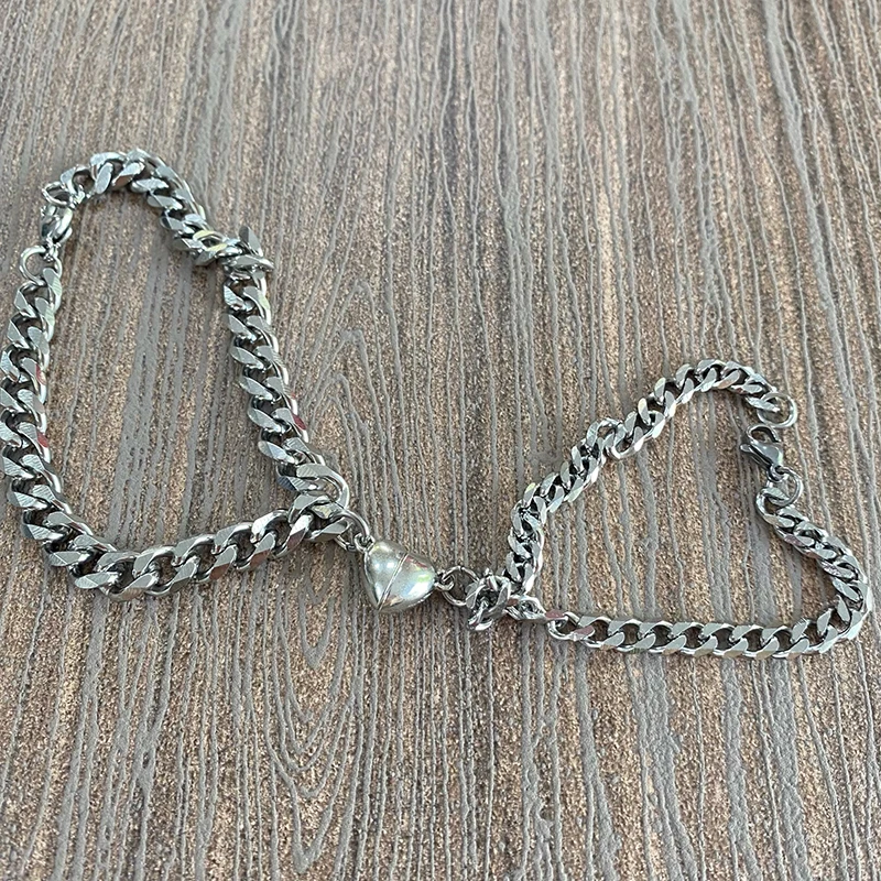 2pcs Heart Magnet Attract Couple Bracelet Love Charm Jewelry Stainless Steel Cuba Chain Bracelet Lover Jewelry for Women Men
2pcs Heart Magnet Attract Couple Bracelet Love Charm Jewelry Stainless Steel Cuba Chain Bracelet Lover Jewelry for Women Men