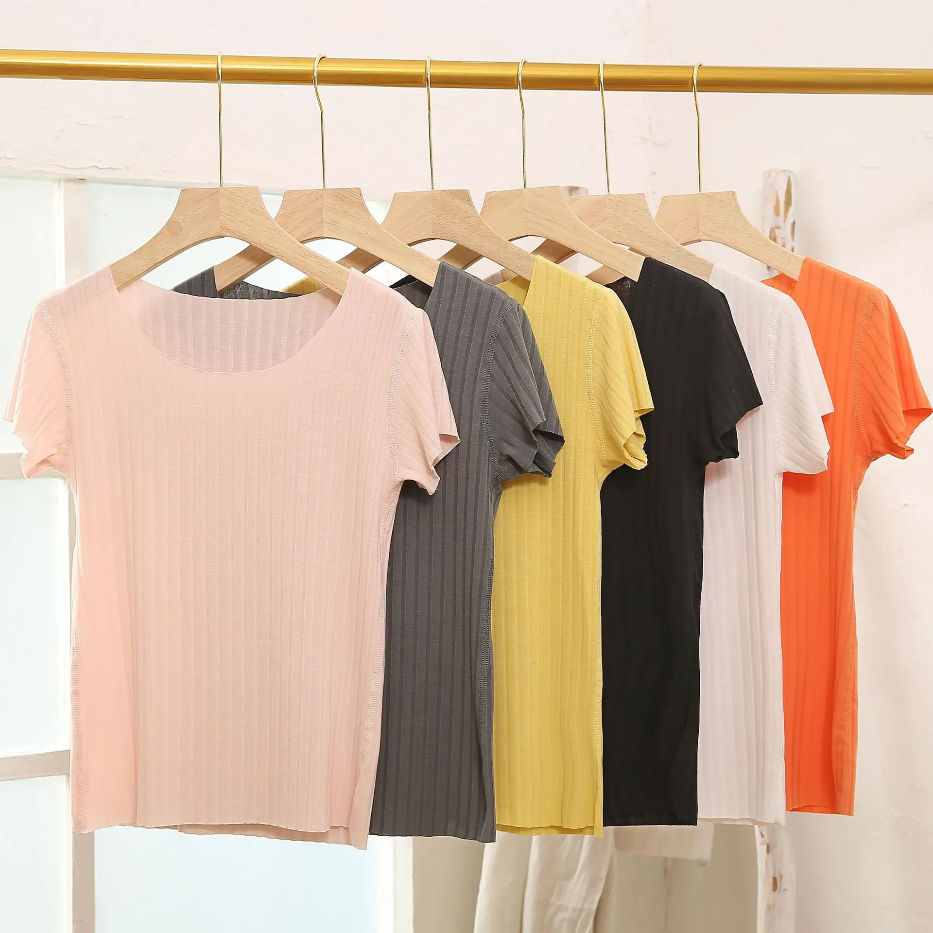 Новинка 2021, женская футболка с коротким рукавом, повседневная универсальная Облегающая рубашка в рубчик с круглым вырезом и V-образным выре... 
Новинка 2021, женская футболка с коротким рукавом, повседневная универсальная Облегающая рубашка в рубчик с круглым вырезом и V-образным выре...