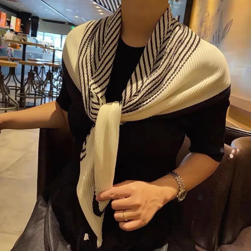 2021 Spring Korean New 90 Creased Cotton Linen Handkerchief with Advanced Feeling and Silk Scarf
2021 Spring Korean New 90 Creased Cotton Linen Handkerchief with Advanced Feeling and Silk Scarf