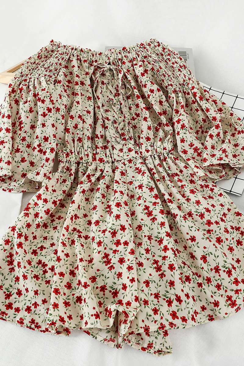 Retro Floral Collar Loose High Waist Small Wide-leg One-piece Casual Shorts Women
Retro Floral Collar Loose High Waist Small Wide-leg One-piece Casual Shorts Women
