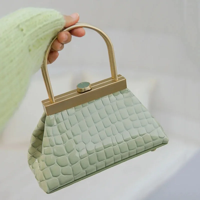 Leather mini online celebrity handbag avocado crocodile pattern metal handle cowhide bag Korean niche retro clip bag
Leather mini online celebrity handbag avocado crocodile pattern metal handle cowhide bag Korean niche retro clip bag