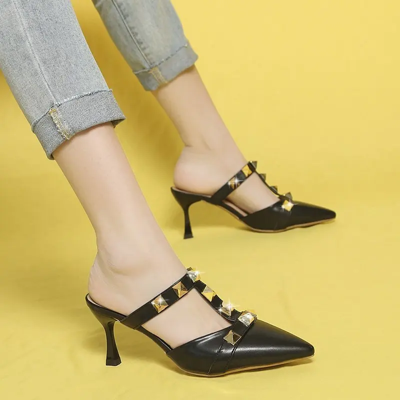 Туфли женские на шпильке-шпильке, весна-лето 2021
Туфли женские на шпильке-шпильке, весна-лето 2021