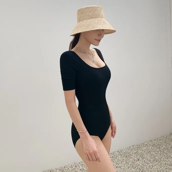 Bikini Women One-piece Swimsuit Open Back Conservative Female Japan and South Korea Sexy Thin Cover Belly Retro Swimsuit Bikini
Bikini Women One-piece Swimsuit Open Back Conservative Female Japan and South Korea Sexy Thin Cover Belly Retro Swimsuit Bikini