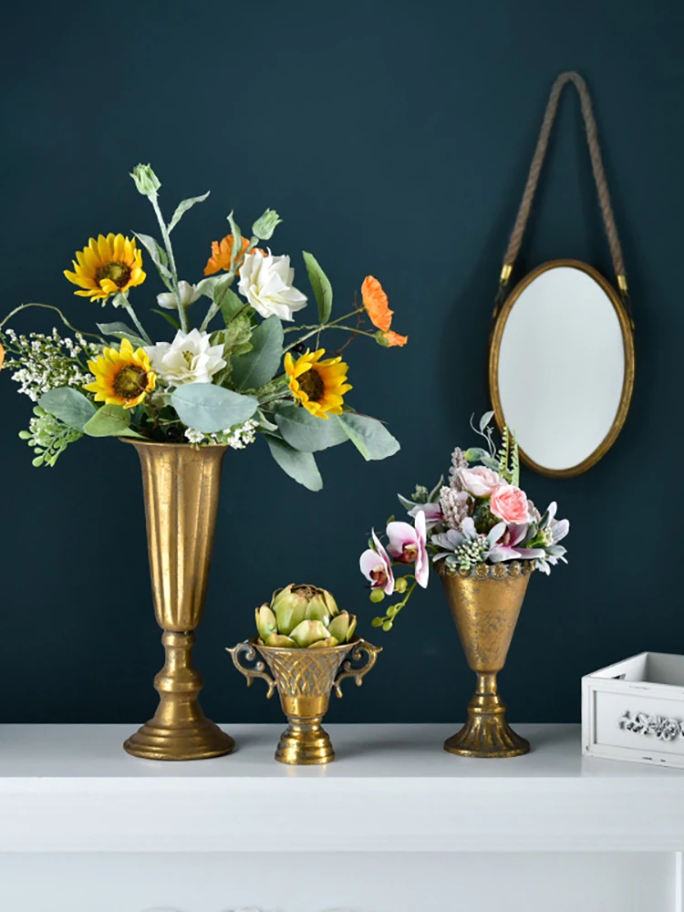 Retro Goblet Metal Vase Nordic Style Art Vase Living Room Dining Table Luxury Creative Flower Arrangement Decoration Accessories
Retro Goblet Metal Vase Nordic Style Art Vase Living Room Dining Table Luxury Creative Flower Arrangement Decoration Accessories