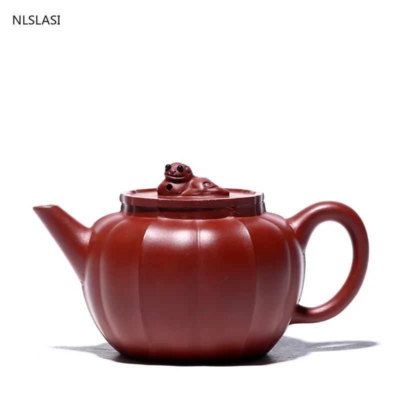 Chinese Yixing Tea Pot Purple Clay filter Teapots Handmade beauty kettle Tea ceremony supplies Customized gifts Authentic 160ml
Chinese Yixing Tea Pot Purple Clay filter Teapots Handmade beauty kettle Tea ceremony supplies Customized gifts Authentic 160ml