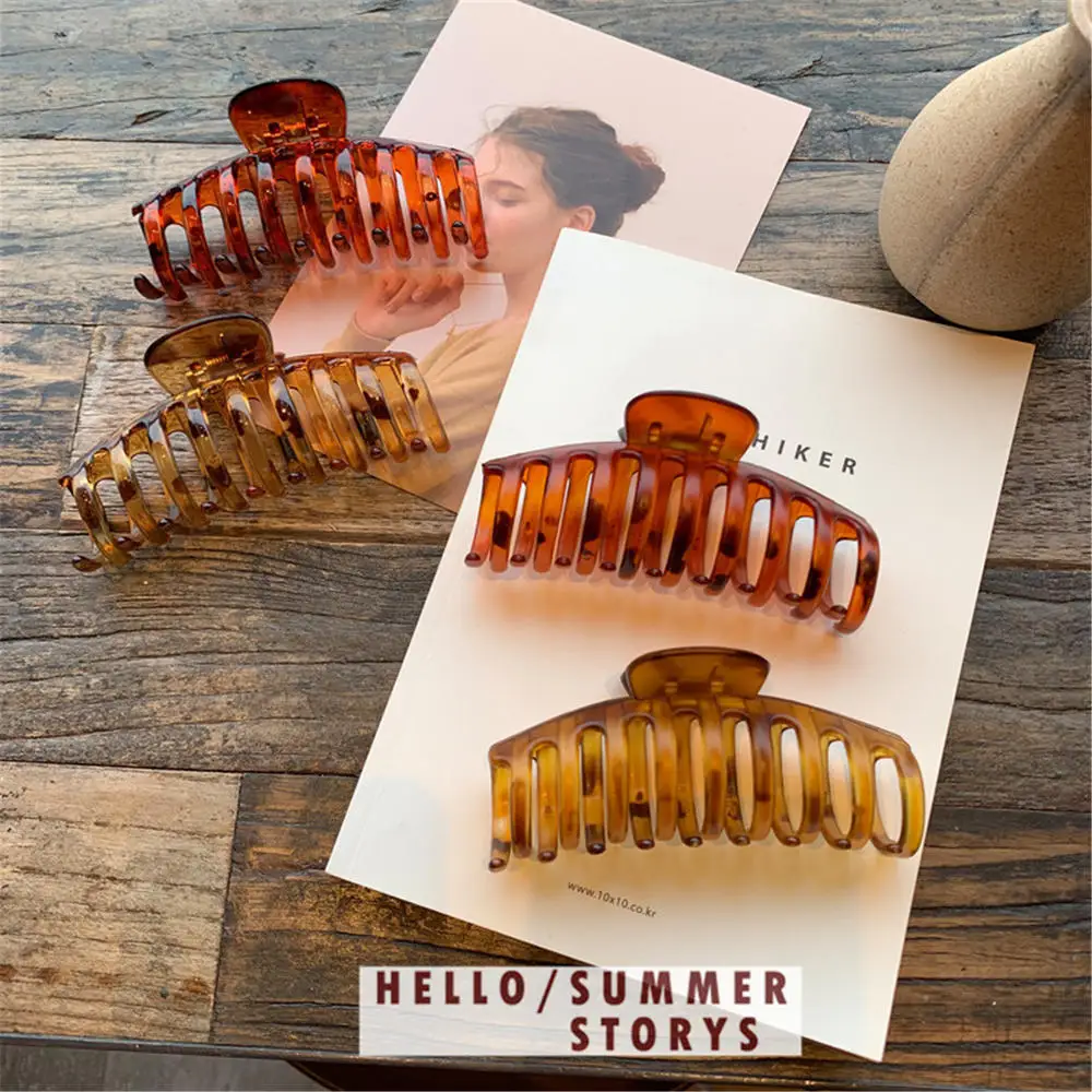 6pcs 2021 New Claw Clip For Women Tough Colorful Plastic Hair Claw Large Size Hair Clamps Crab For Hair Accessories For Hair
6pcs 2021 New Claw Clip For Women Tough Colorful Plastic Hair Claw Large Size Hair Clamps Crab For Hair Accessories For Hair