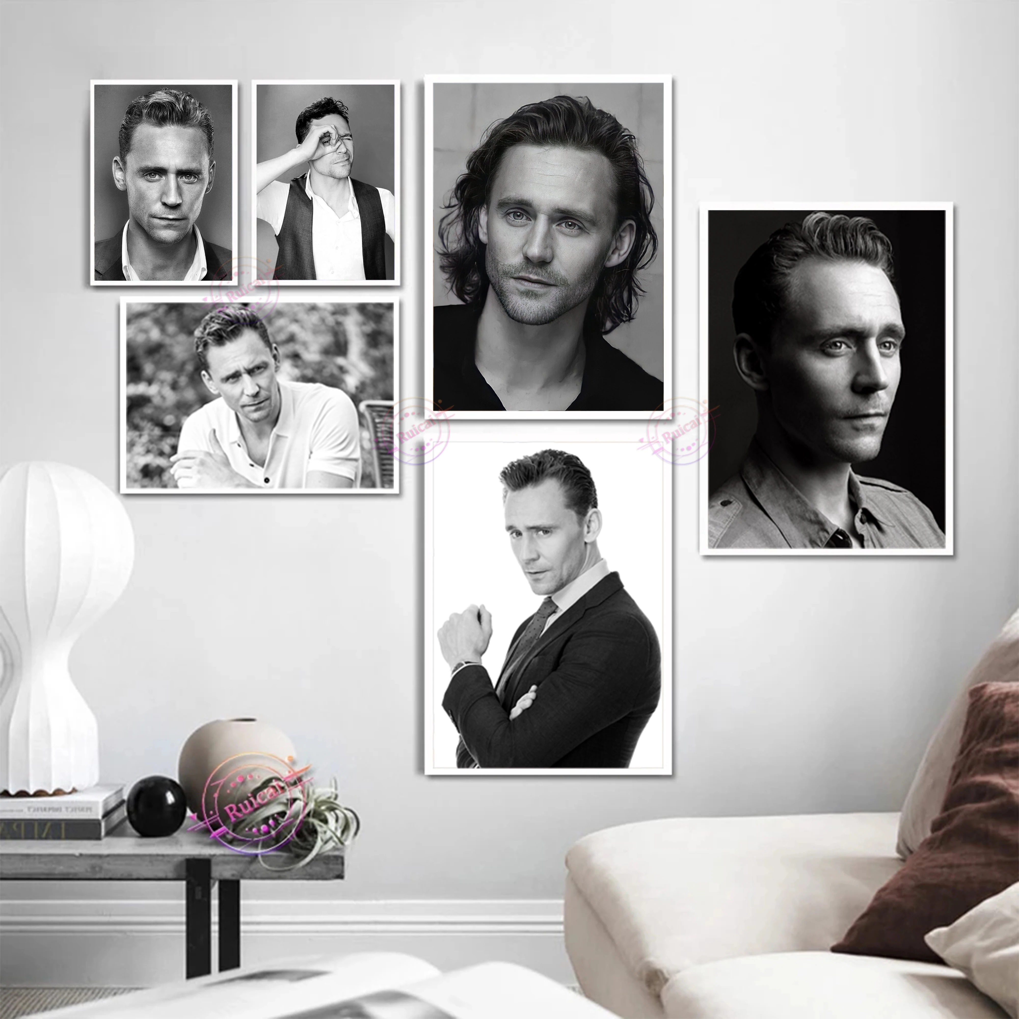 Постер Tom Hiddleston, кинозвезда, черно-белый холст, наклейки на стену, картина для гостиной, домашний декор, подарок
Постер Tom Hiddleston, кинозвезда, черно-белый холст, наклейки на стену, картина для гостиной, домашний декор, подарок