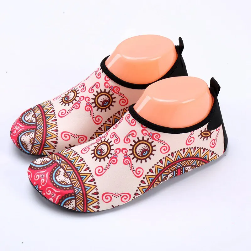 Children Sneaker Swimming Surf Sea Slipper Soft foldable Beach Water Shoes Men Women kid Swimming Shoes Quick-Drying Aqua Shoes
Children Sneaker Swimming Surf Sea Slipper Soft foldable Beach Water Shoes Men Women kid Swimming Shoes Quick-Drying Aqua Shoes
