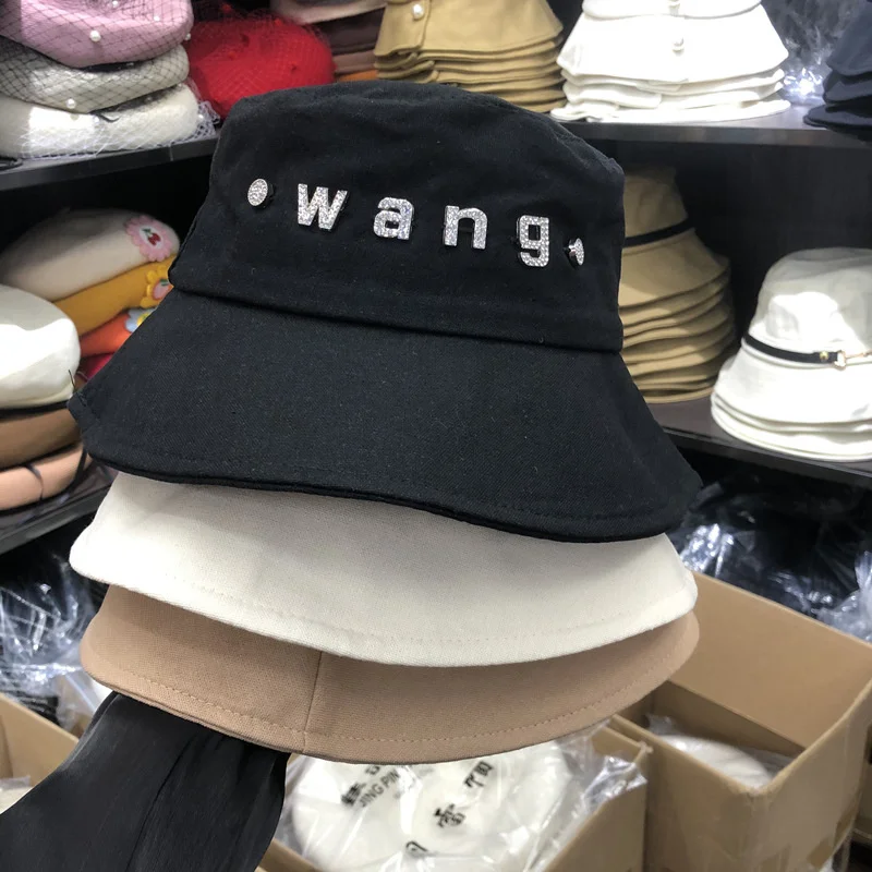 2021 Fashion Classic Brand Luxury Design Casual Versatile Sunsn Cap Simple Bright Diamond man Hat Unisex A2
2021 Fashion Classic Brand Luxury Design Casual Versatile Sunsn Cap Simple Bright Diamond man Hat Unisex A2