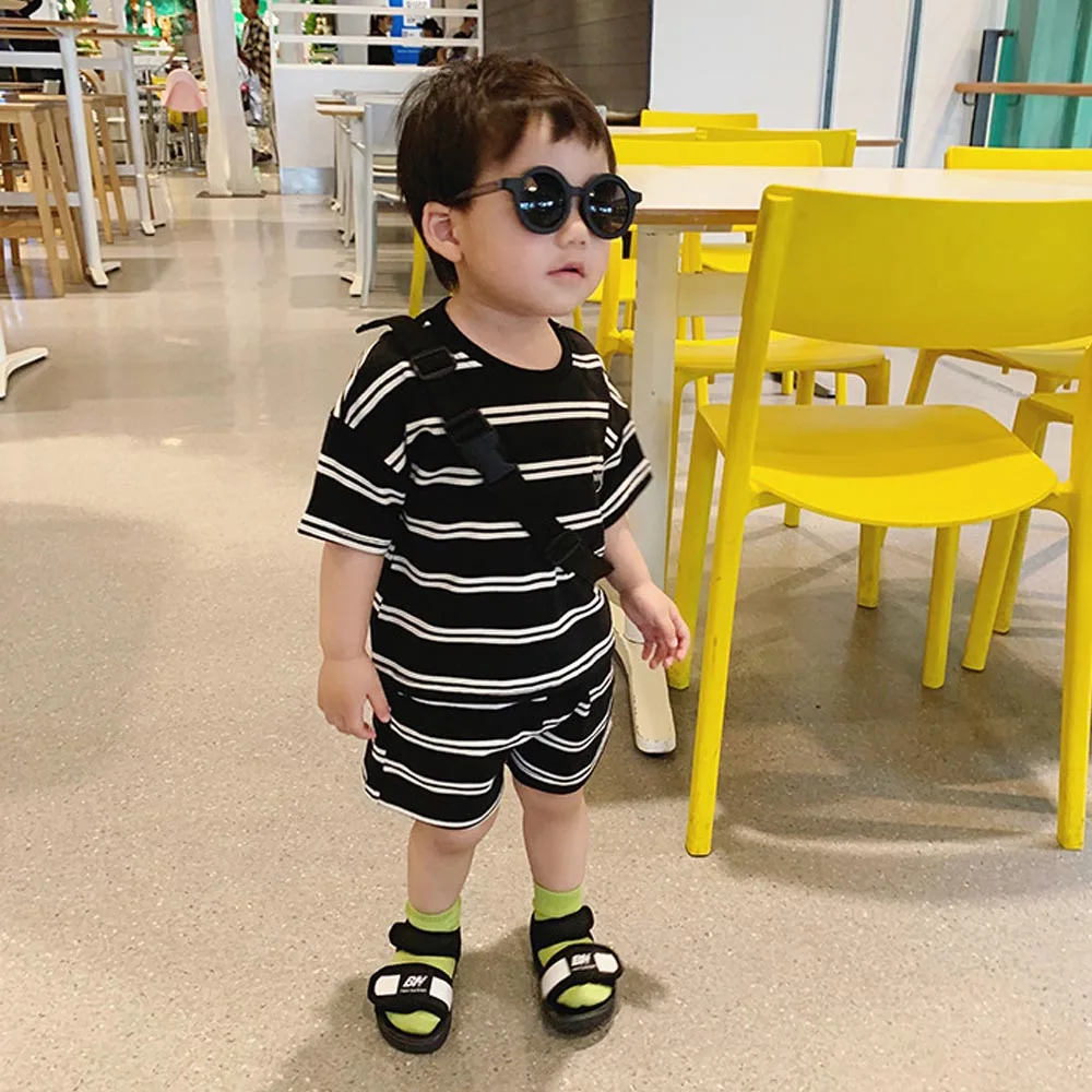 V-TREE, новая модная детская одежда, 2 шт./компл.; Комплект детской одежды для маленьких мальчиков и девочек футболка в полоску с короткими рукав...
V-TREE, новая модная детская одежда, 2 шт./компл.; Комплект детской одежды для маленьких мальчиков и девочек футболка в полоску с короткими рукав...