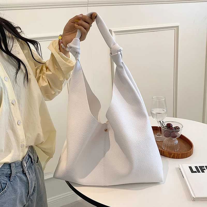 Handbag For Women New Female Shoulder Bag PU Leather Simple 2021 Fashion Designer Shopper Bag Large Capacity Light High Quality 
Handbag For Women New Female Shoulder Bag PU Leather Simple 2021 Fashion Designer Shopper Bag Large Capacity Light High Quality