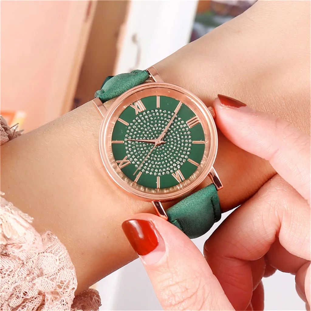 Luxury watches for women Roman Scale Dial Alloy Case Watch Leather Strap Analog Quartz Casual Wristwatch Relojesparamujer
Luxury watches for women Roman Scale Dial Alloy Case Watch Leather Strap Analog Quartz Casual Wristwatch Relojesparamujer