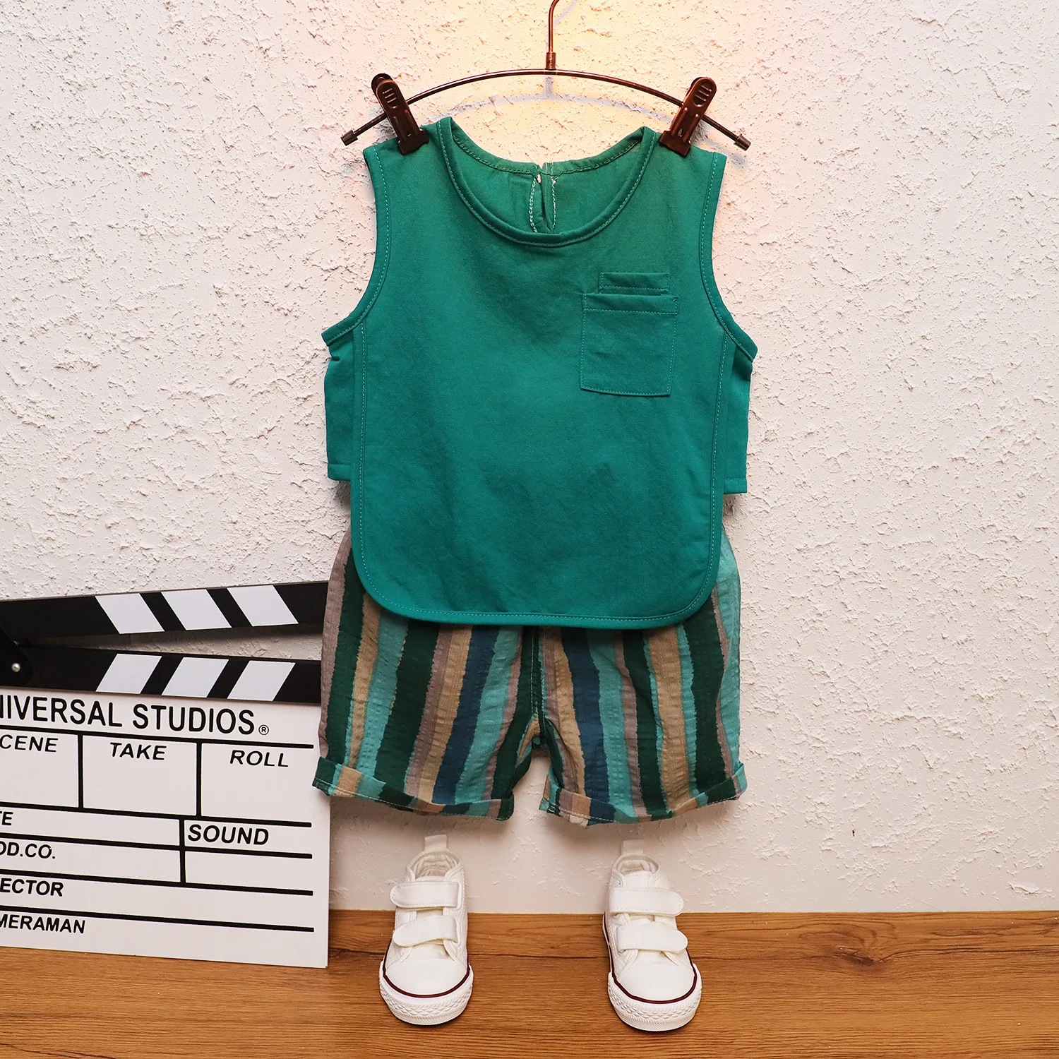 Toddler Boy Clothes Summer Two-piece Suit Kids Boy Solid color sleeveless vest + Striped shorts Short Sleeve Children Clothing
Toddler Boy Clothes Summer Two-piece Suit Kids Boy Solid color sleeveless vest + Striped shorts Short Sleeve Children Clothing