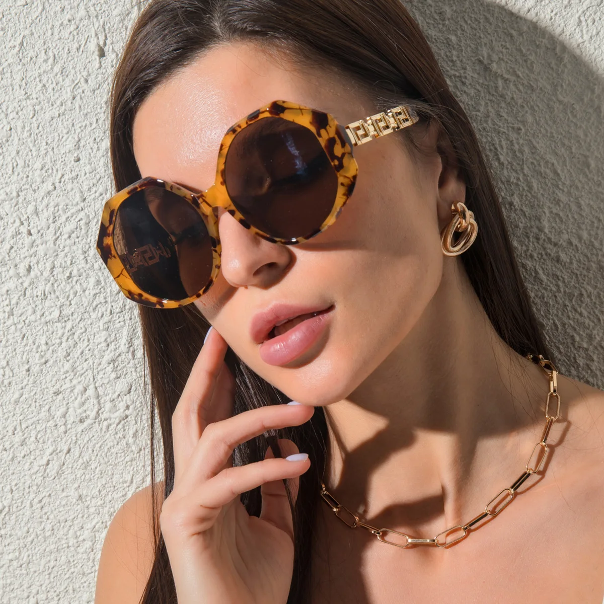 Large Frame Polygonal Sunglasses Retro Style Vintage Women Sunglasses Outdoor Sunnies for Women
Large Frame Polygonal Sunglasses Retro Style Vintage Women Sunglasses Outdoor Sunnies for Women
