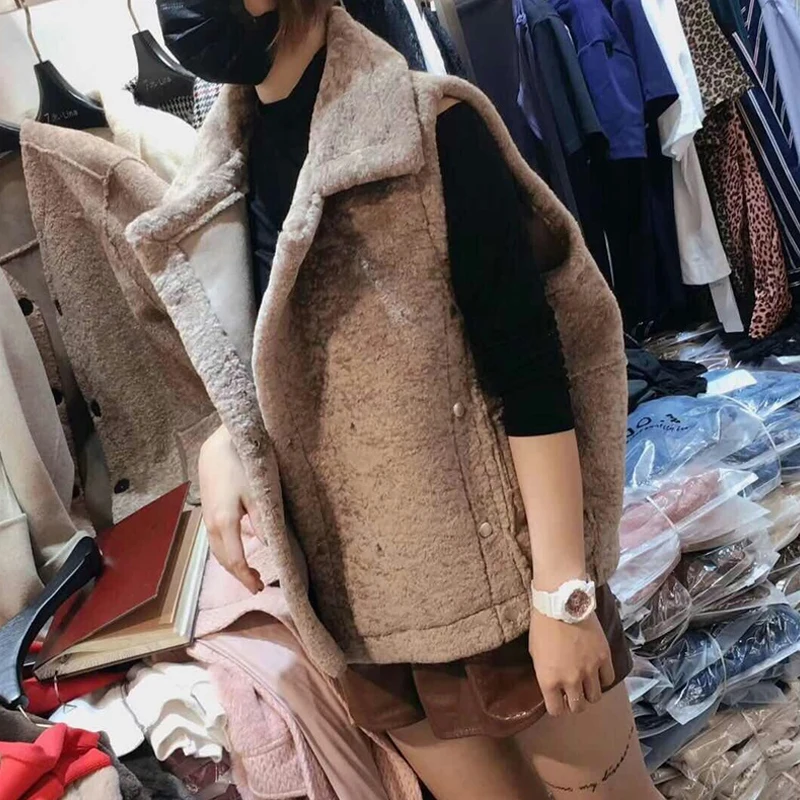autumn Winter jacket Top Sleeveless Women's Button Lapel Korean Style Regular Cotton Material Solid Color Thickening All-match
autumn Winter jacket Top Sleeveless Women's Button Lapel Korean Style Regular Cotton Material Solid Color Thickening All-match