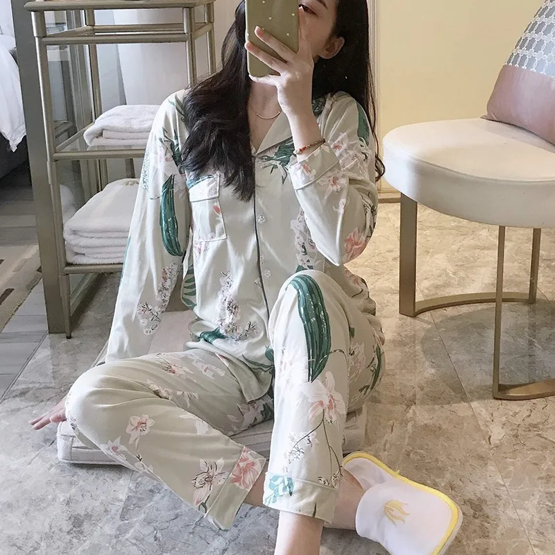 Fashion Leaf Print Loose Casual Suit Home Service Sleepwear Button Pajamas Sets Two-piece Nightwear.2
Fashion Leaf Print Loose Casual Suit Home Service Sleepwear Button Pajamas Sets Two-piece Nightwear.2