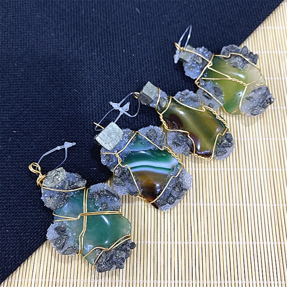 Natural Stone Crystal Pendant Irregular Cross Resin Agate Pendant Necklace Bracelet Jewelry Accessories for DIY Jewelry Making 
Natural Stone Crystal Pendant Irregular Cross Resin Agate Pendant Necklace Bracelet Jewelry Accessories for DIY Jewelry Making
