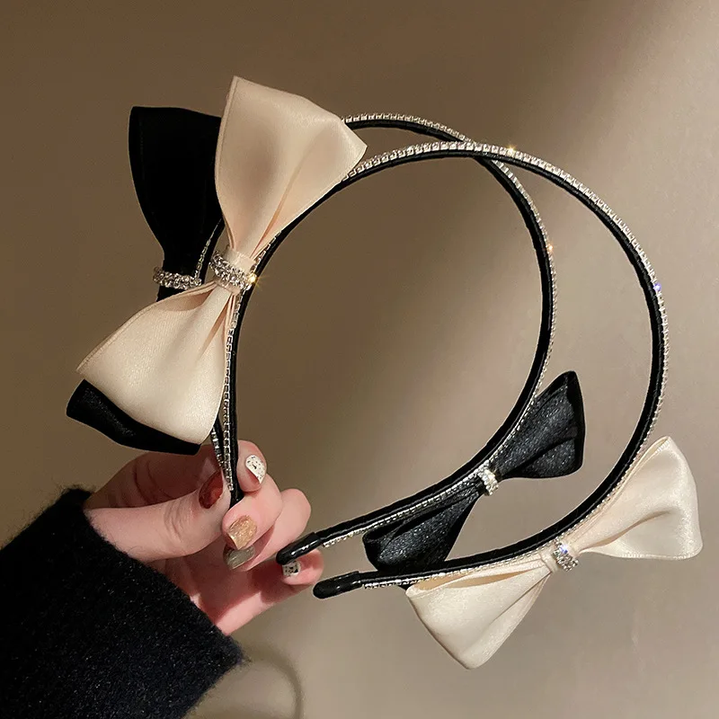 The new diamond-studded hair band fashion narrow side bow headband net red with the same bow hairpin hair accessories
The new diamond-studded hair band fashion narrow side bow headband net red with the same bow hairpin hair accessories