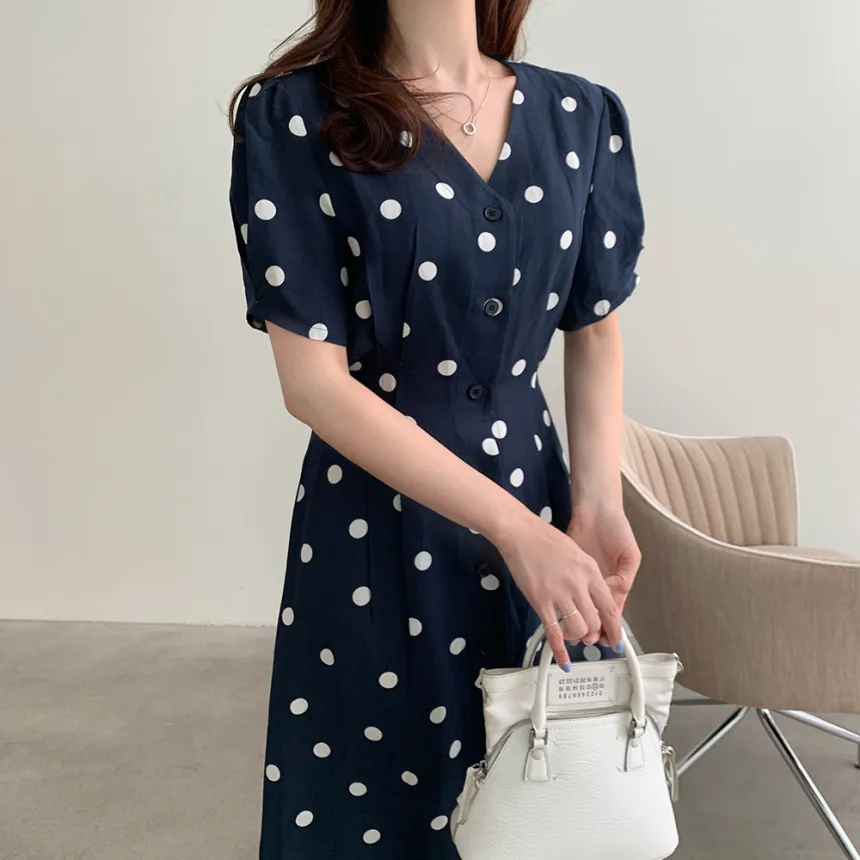 HziriP 2021 New Vintage Summer Dress Women OL Elegant V-neck Short Sleeve Office Lady Dot Print Work Dresses Female Vestidos
HziriP 2021 New Vintage Summer Dress Women OL Elegant V-neck Short Sleeve Office Lady Dot Print Work Dresses Female Vestidos