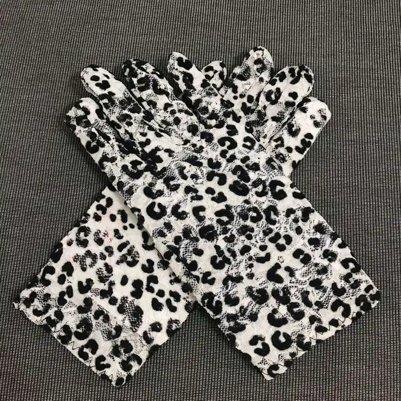 Fashion Ladies Leopard Gloves Trendy Lace Animal Print Short Gloves Mens Womens Unisex Full Finger Mittens For Sun Proof
Fashion Ladies Leopard Gloves Trendy Lace Animal Print Short Gloves Mens Womens Unisex Full Finger Mittens For Sun Proof