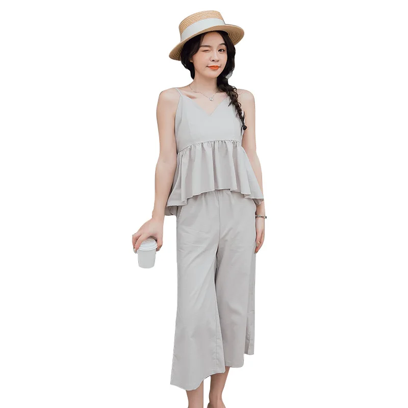 2021 Mother and Daughter Summer Parent-child Suit Suspender Top + Wide Leg Pants Two-piece Suit Family Matching Outfits
2021 Mother and Daughter Summer Parent-child Suit Suspender Top + Wide Leg Pants Two-piece Suit Family Matching Outfits