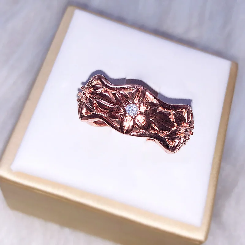 Женское кольцо с бриллиантами и цветами, роскошное кольцо с цирконом, элегантное и индивидуализированное свадебное кольцо, подарок на день ...
Женское кольцо с бриллиантами и цветами, роскошное кольцо с цирконом, элегантное и индивидуализированное свадебное кольцо, подарок на день ...