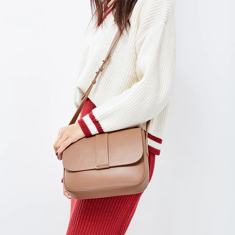 2021 new fashionable small square bag Single Shoulder Bag Messenger Bag elegant lady bag
2021 new fashionable small square bag Single Shoulder Bag Messenger Bag elegant lady bag