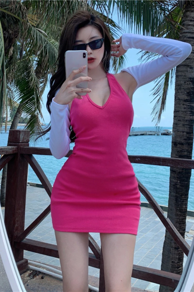 Knit Dress Feminine Waist Bag Hip Skirt 2021 Summer New Temperament Hot Girl Halter Halter Skirt
Knit Dress Feminine Waist Bag Hip Skirt 2021 Summer New Temperament Hot Girl Halter Halter Skirt