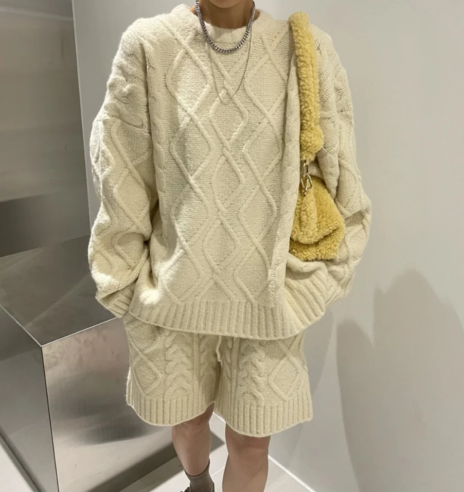 Korean Three-Piece Women's New O Neck Pullover Sweater Long-Sleeved Loose Sweater Knitted Short Women Sets
Korean Three-Piece Women's New O Neck Pullover Sweater Long-Sleeved Loose Sweater Knitted Short Women Sets