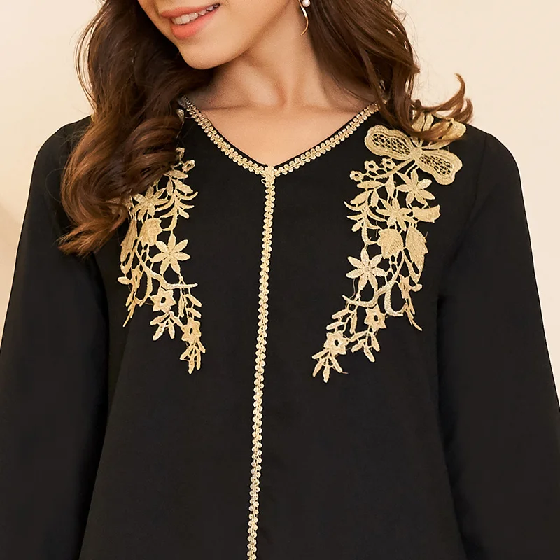 New Summer Women's Fashion Arabian Style V-neck Gold Embroidery Pair Flower Long Loose Long Sleeve Dress
New Summer Women's Fashion Arabian Style V-neck Gold Embroidery Pair Flower Long Loose Long Sleeve Dress