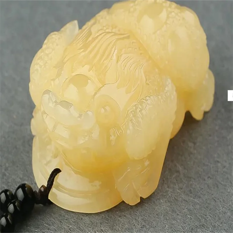 

Hot selling / hand-carved jade Beige pixiu Fortune Necklace pendant fashion accessories Men Women Luck Gifts amulet