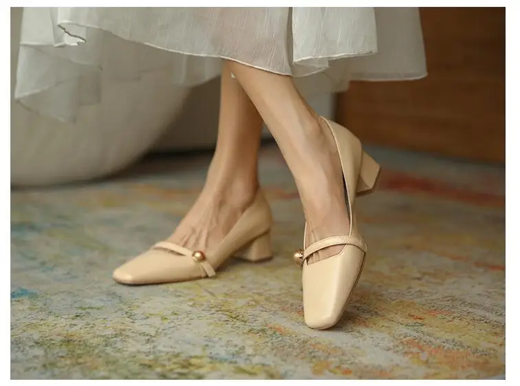 Shallow mouth single shoes 2021 spring new fashion high heels square head thick with female wild pearl retro shoes
Shallow mouth single shoes 2021 spring new fashion high heels square head thick with female wild pearl retro shoes