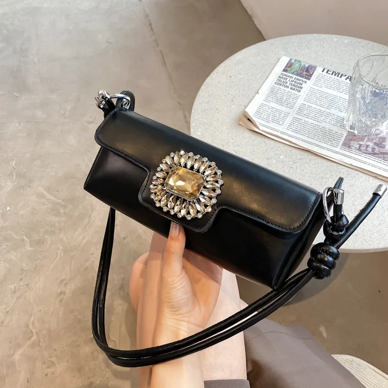 Luxury Diamond Buckle Women Bag New 2021 Female Square Single Shoulder Bag Leather Design Crossbody Bag Trend Women's Bag Bolsos
Luxury Diamond Buckle Women Bag New 2021 Female Square Single Shoulder Bag Leather Design Crossbody Bag Trend Women's Bag Bolsos