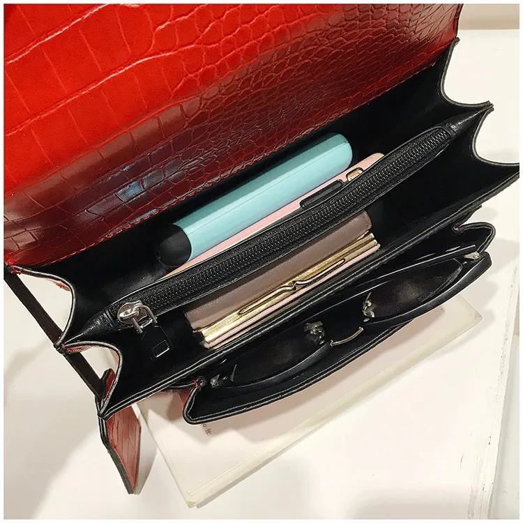 2021 new fashion handbag retro shoulder slung small square bag