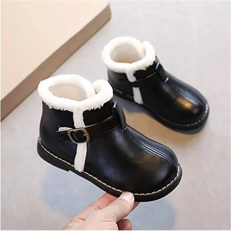hot 2021 Winter Kids Snow Boots Thicken Warm Plush Ankle Boots Buckle Snow Shoes Girls Martin Boots Baby Leather boots 21-36
hot 2021 Winter Kids Snow Boots Thicken Warm Plush Ankle Boots Buckle Snow Shoes Girls Martin Boots Baby Leather boots 21-36