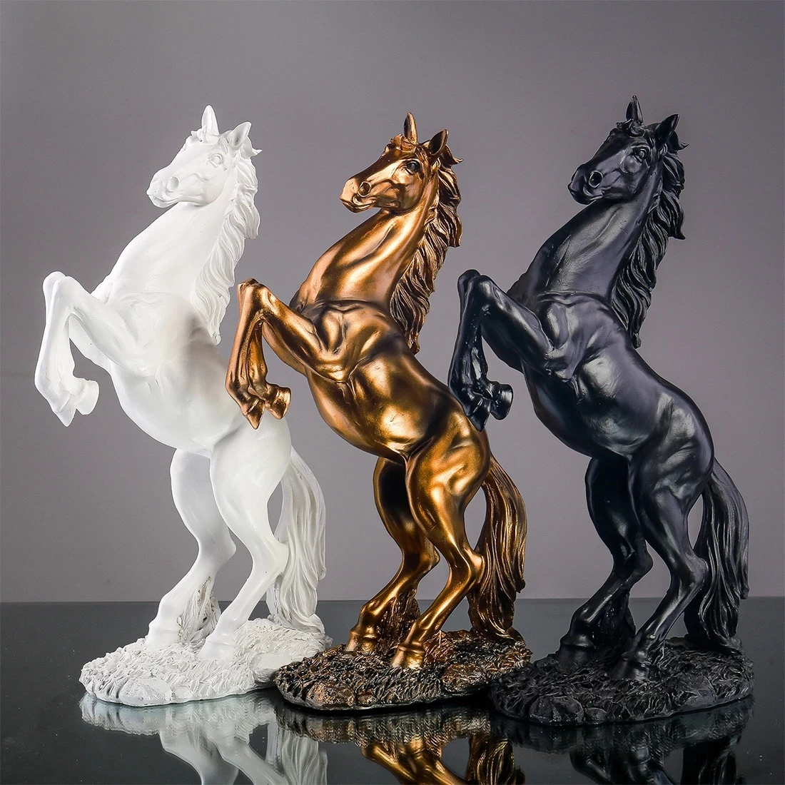 2021New Fengshui Figurines Bronze Horse Sculpture Statue Home Decoration Crafts Running Horse Ornaments Office Desk Decorations
2021New Fengshui Figurines Bronze Horse Sculpture Statue Home Decoration Crafts Running Horse Ornaments Office Desk Decorations
