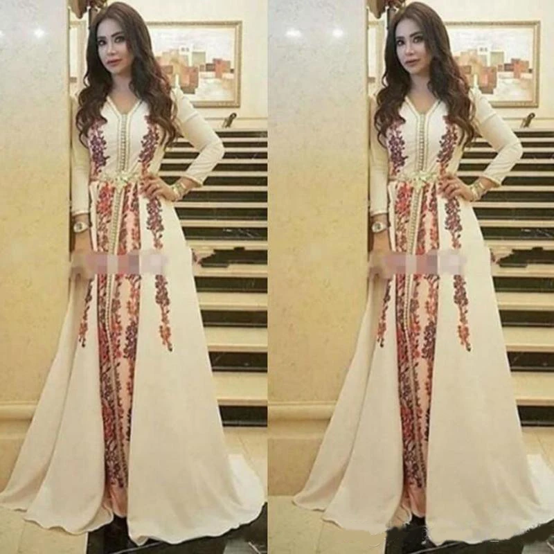 

New Kaftan Evening Dresses Moroccan Caftan Amazing Embroidery V-neck Occasion Formal Prom Gown Dubai Abaya Arabic Long Sleeve Pa