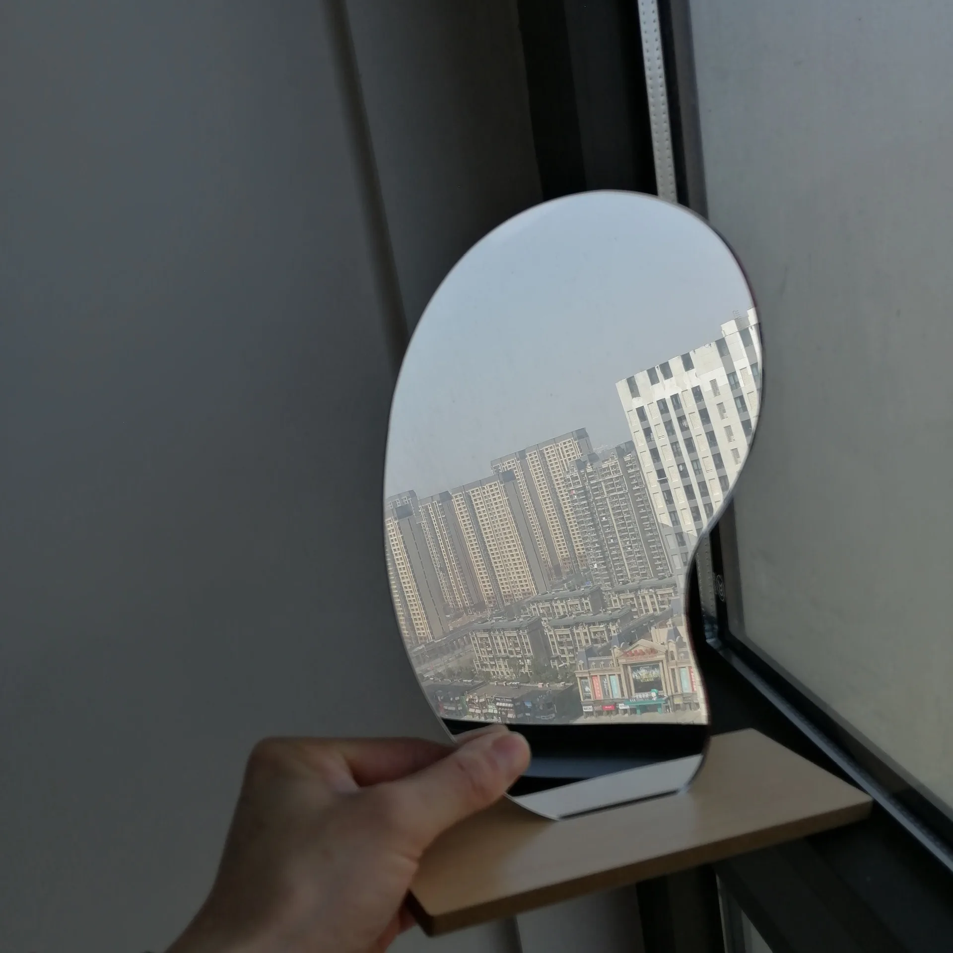 Korean Style Makeup Mirror Irregular Acrylic Decorative Desktop Dressing Mirror Wooden Base Cosmetic Beauty Tools Dropshipping
Korean Style Makeup Mirror Irregular Acrylic Decorative Desktop Dressing Mirror Wooden Base Cosmetic Beauty Tools Dropshipping