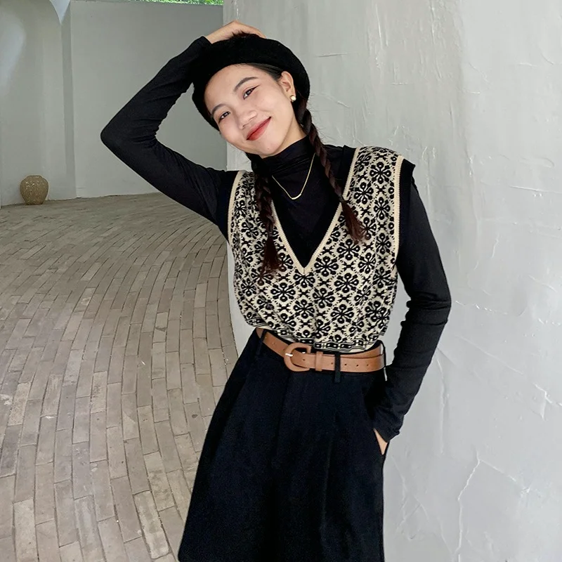 Корейский вязаный свитер, жилет, Женский Осенний пуловер свободного покроя без рукавов с V-образным вырезом, новинка 2021, топ N135h 
Корейский вязаный свитер, жилет, Женский Осенний пуловер свободного покроя без рукавов с V-образным вырезом, новинка 2021, топ N135h